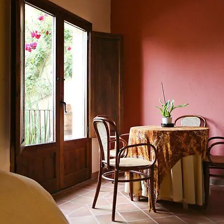 Hotel Mas Castell De Gimenelles *